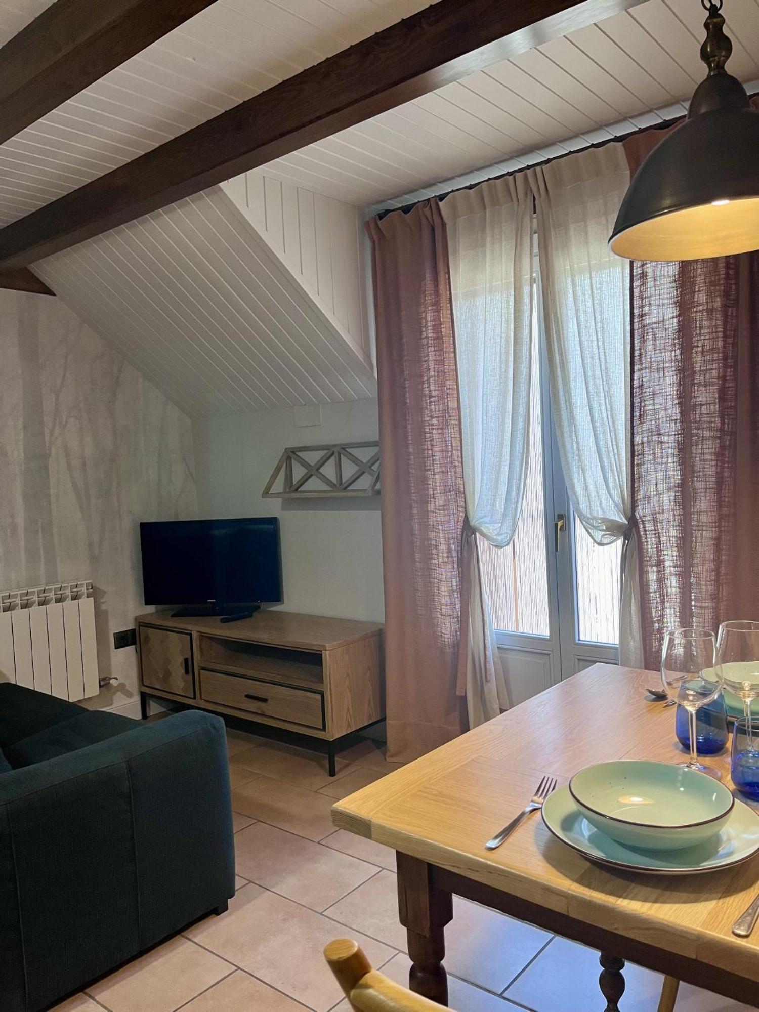 Apartamentos Blasco Трамакастилья-де-Тена Экстерьер фото